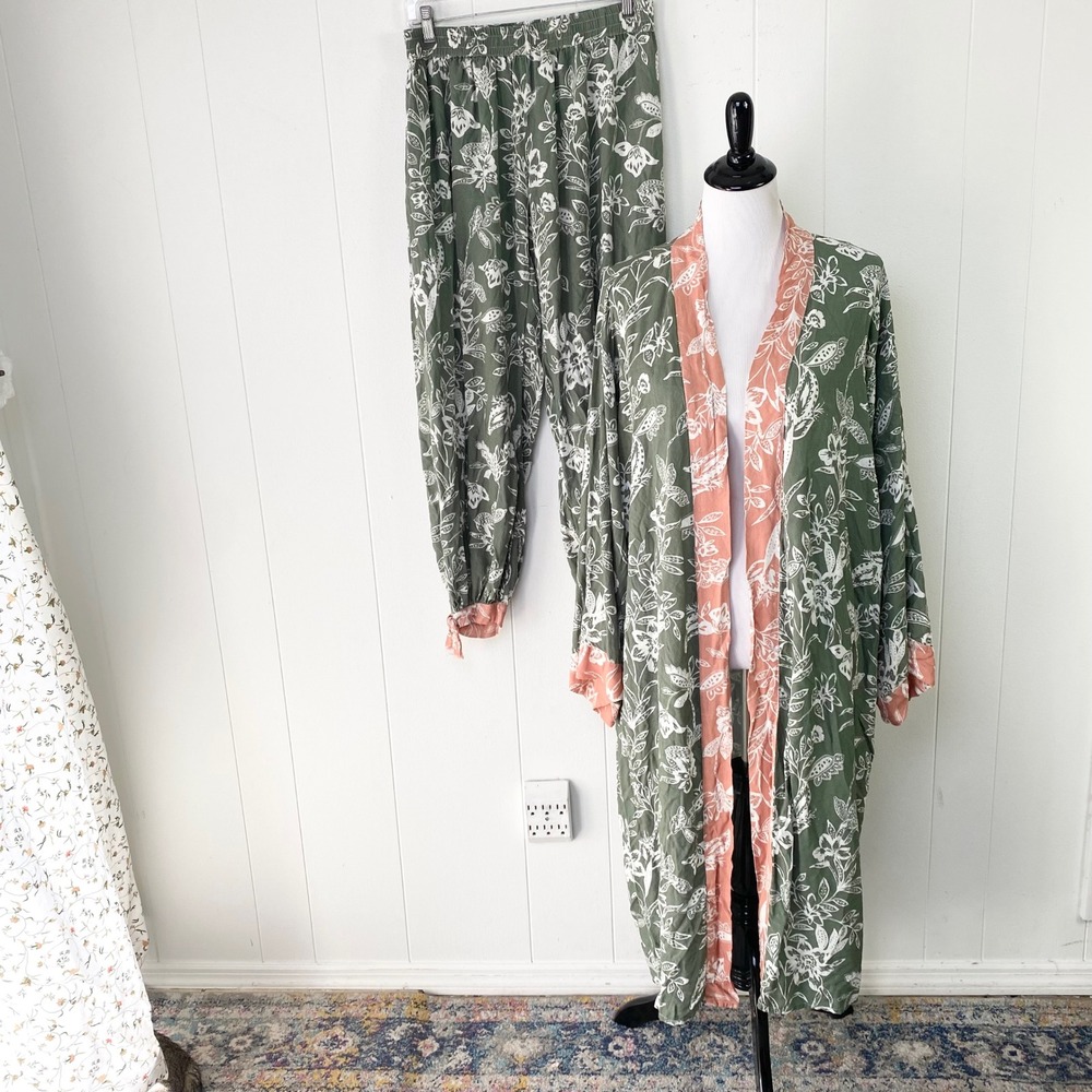 World Market Green Floral Kimono and Jogger Pants Set Size Small Medium